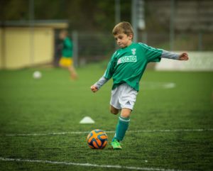 cesped artificial en colegios