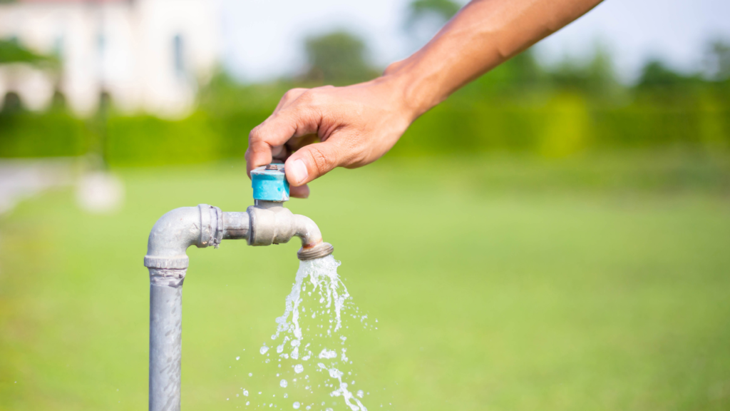 ¿La cal del agua perjudica el césped artificial? 4 cal del agua y cesped