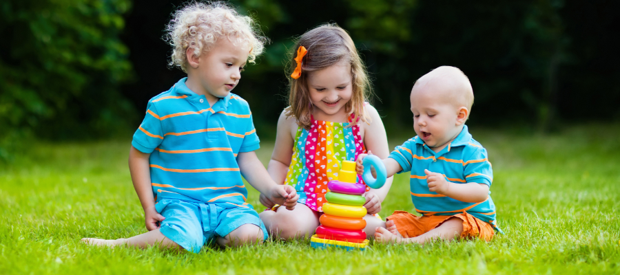 cesped artificial niños