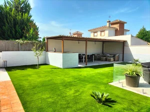 Césped para Jardín 22 Modelo-MASTER-casa-con-jardin-y-piscina-Otura-Javier-2022-11-1
