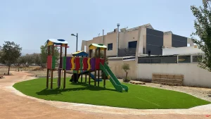 Césped para parques infantiles 44 Modelo-TERRACE-Parque-Infantil-Cullar-Vega-2