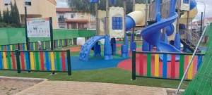 Césped para parques infantiles 38 Modelo-TERRANOVA-Parque-Ambroz-Urbijuegos-3