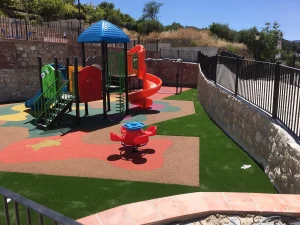 Césped para parques infantiles 34 Parque-infantil-cesped-2019-desconocido-4